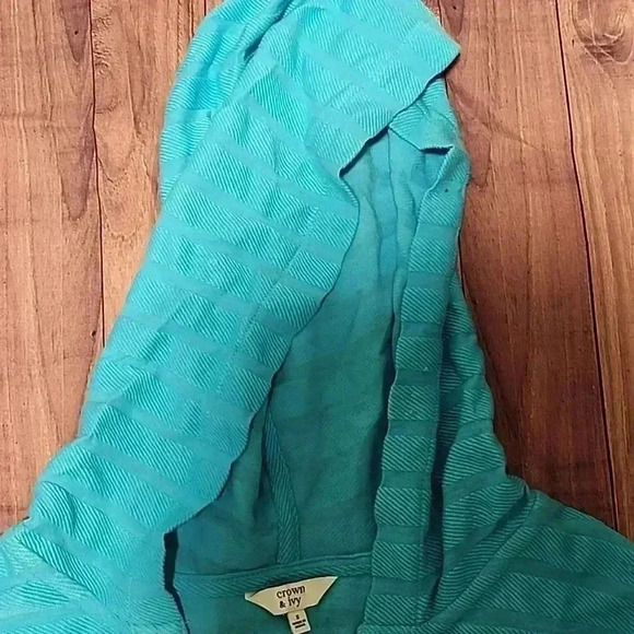 Crown & Ivy Pullover - Picture 4 of 7